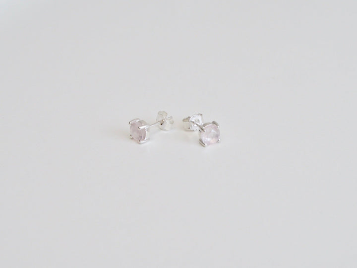 Round Gems: Rosenquarz Ohrstecker Prong | vergoldet, rosévergoldet, silber