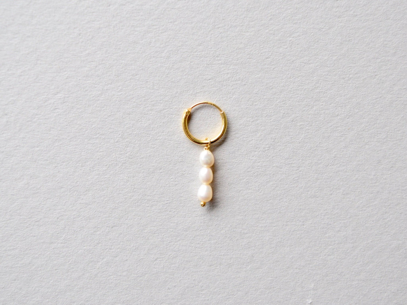 Singles: Zarte Creole mit Perlen | vergoldet, silber - Mia&Martha by Katja Schmalen