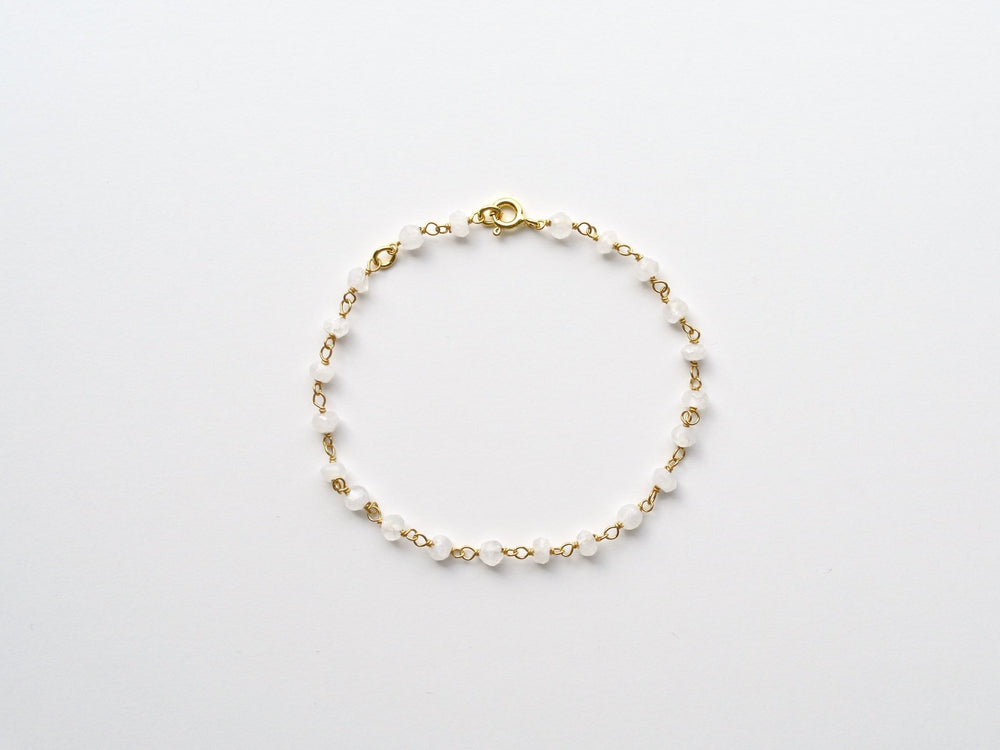 So zart: Mondstein Armband vergoldet - Mia&Martha by Katja Schmalen