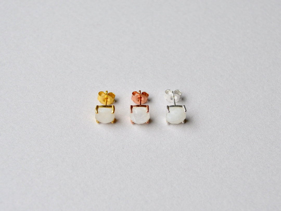 Square Gems: Mondstein Ohrstecker Prong | vergoldet, rosévergoldet, silber - Mia&Martha by Katja Schmalen