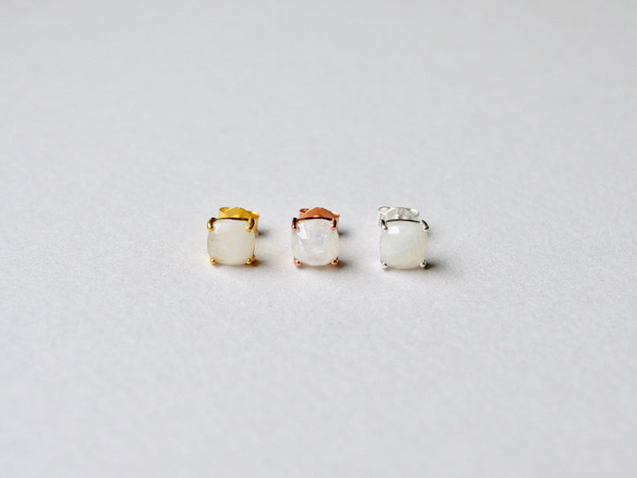 Square Gems: Mondstein Ohrstecker Prong | vergoldet, rosévergoldet, silber - Mia&Martha by Katja Schmalen