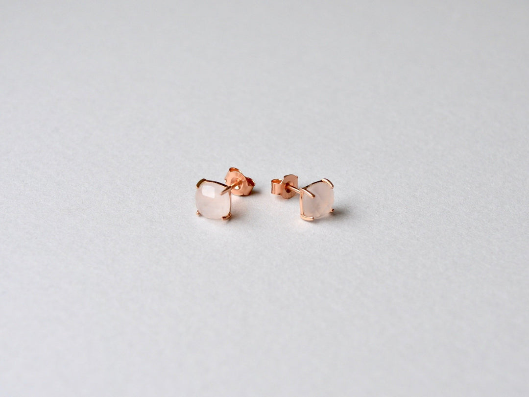 Square Gems: Rosenquarz Ohrstecker Prong | vergoldet, rosévergoldet, silber - Mia&Martha by Katja Schmalen