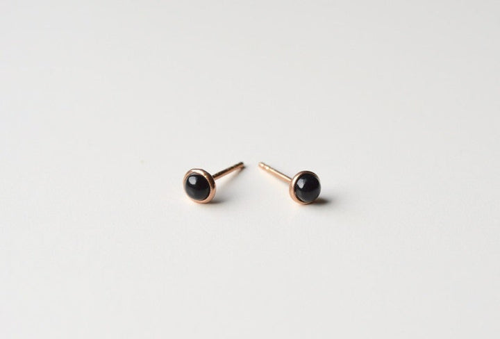 Tiny Gems: Black Onyx Ohrstecker | vergoldet, rosévergoldet, silber