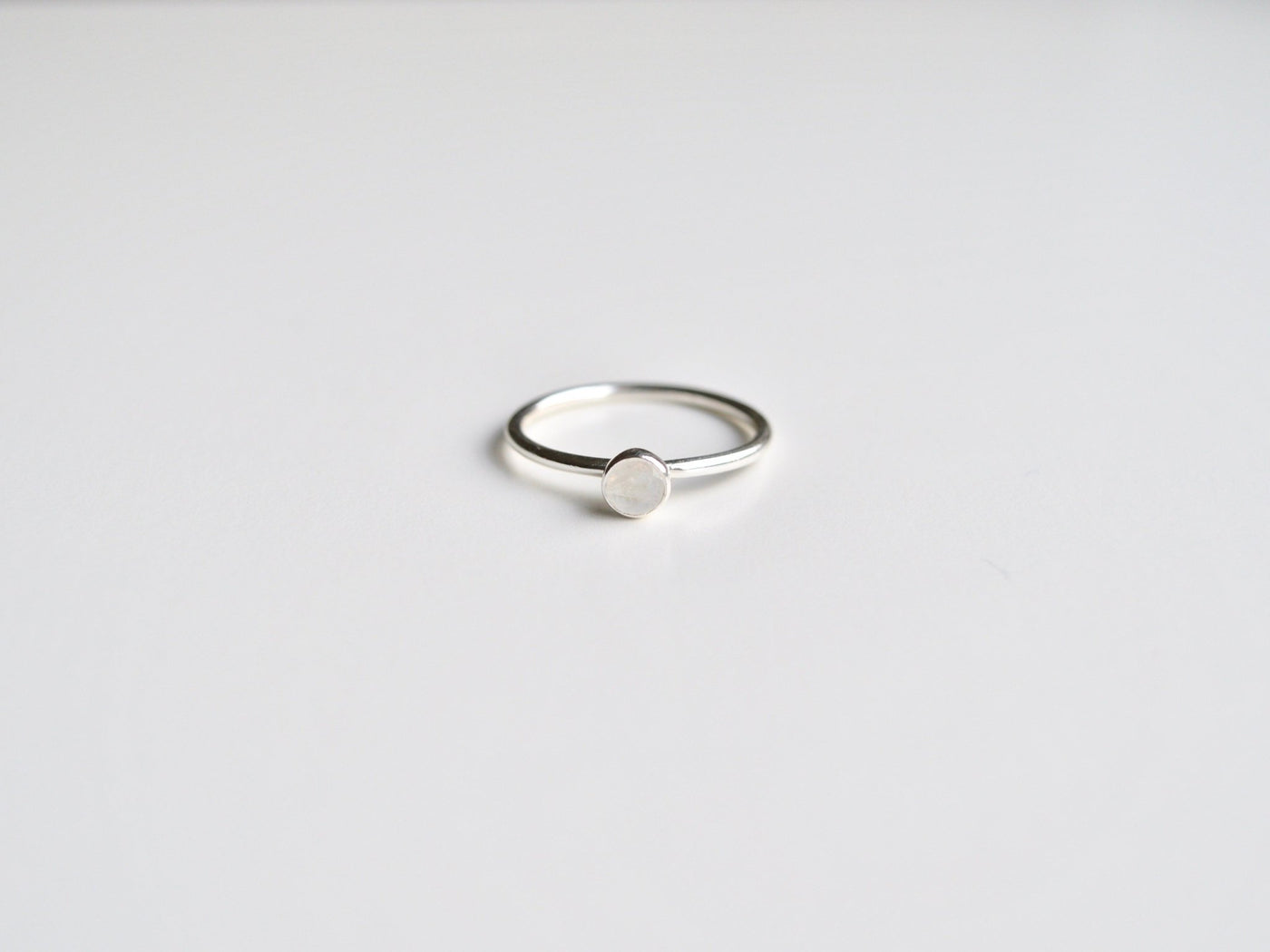 Tiny Gems: Mondstein Ring silber | Gr. 52, 54 & 56 - Mia&Martha by Katja Schmalen