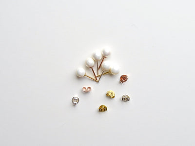 Tiny Pearls: Winzige Perlen Ohrstecker vergoldet - Mia&Martha by Katja Schmalen