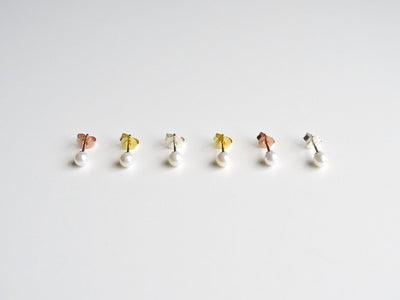 Tiny Pearls: Winzige Perlen Ohrstecker | vergoldet, rosévergoldet, silber - Mia&Martha by Katja Schmalen