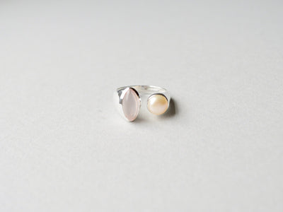 Unikat: Statement Ring mit Rosenquarz & Perle silber - Mia&Martha by Katja Schmalen