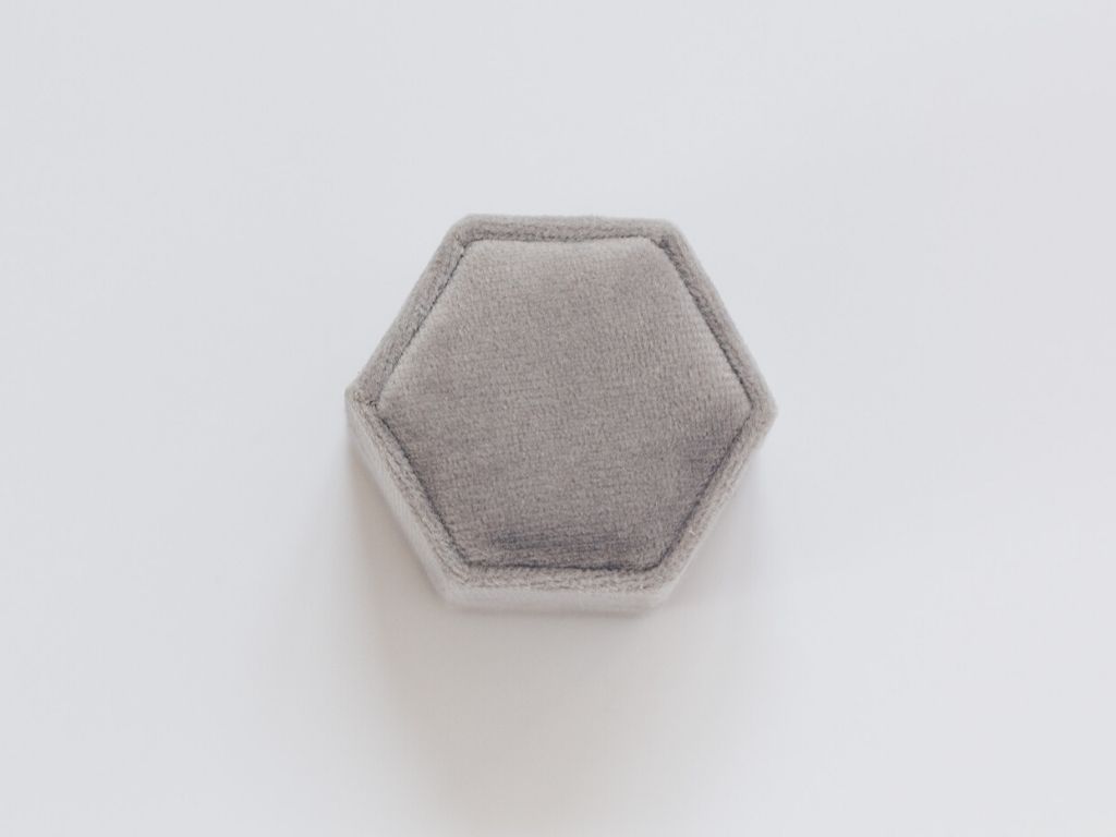 Velvet Love: Ringbox Cashmere Grey aus Samt - Mia&Martha by Katja Schmalen