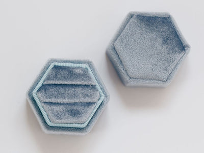 Velvet Love: Ringbox Dusty Blue aus Samt - Mia&Martha by Katja Schmalen