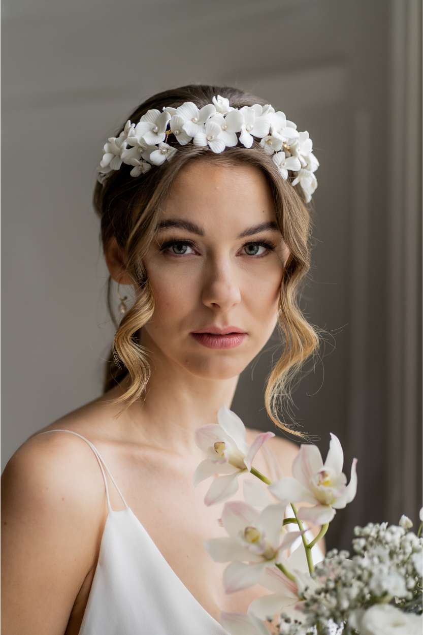 Violette: Opulente Crown mit Blüten und Perlen| Farbe gold oder silber