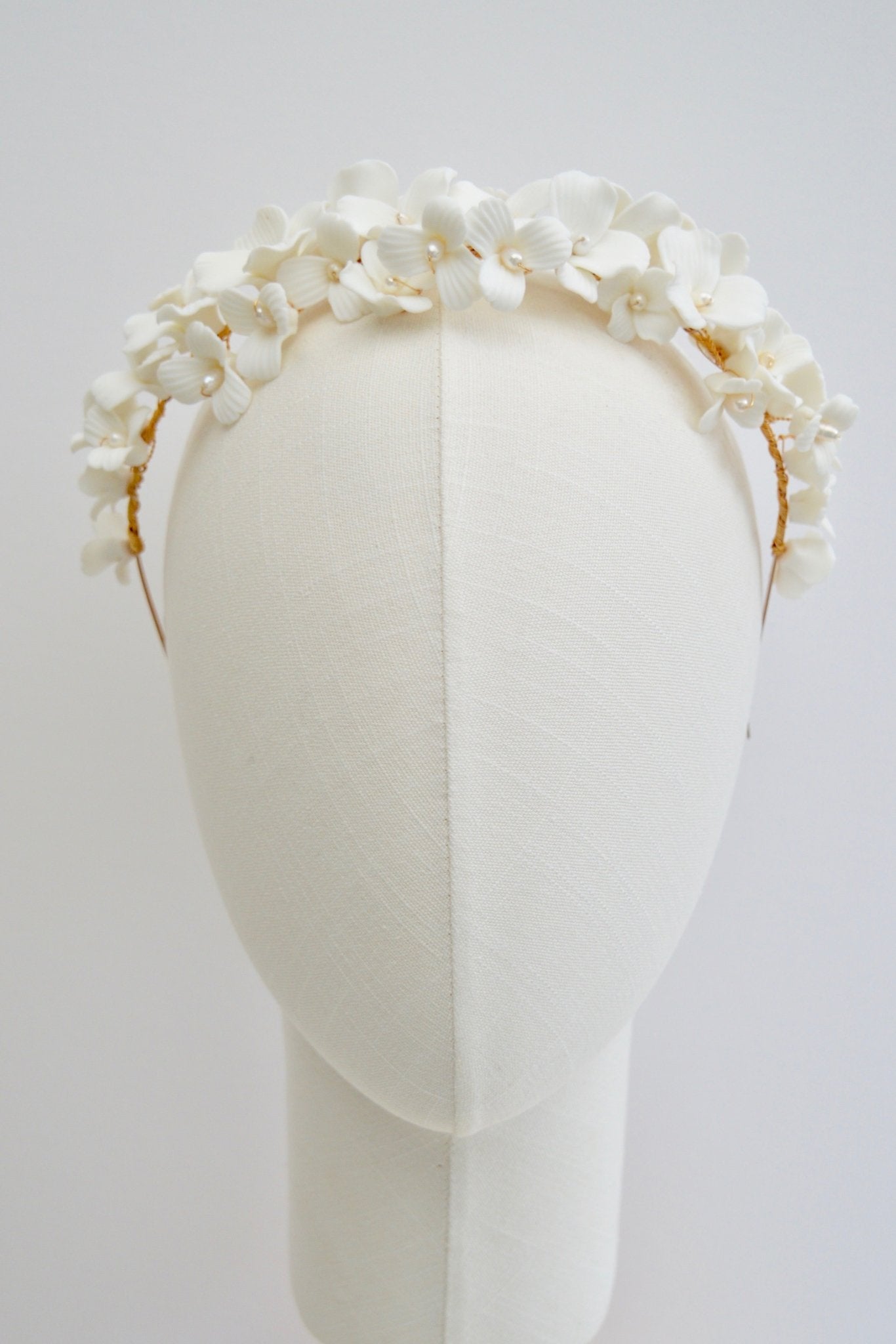 Violette: Opulente Crown mit Blüten und Perlen| Farbe gold oder silber