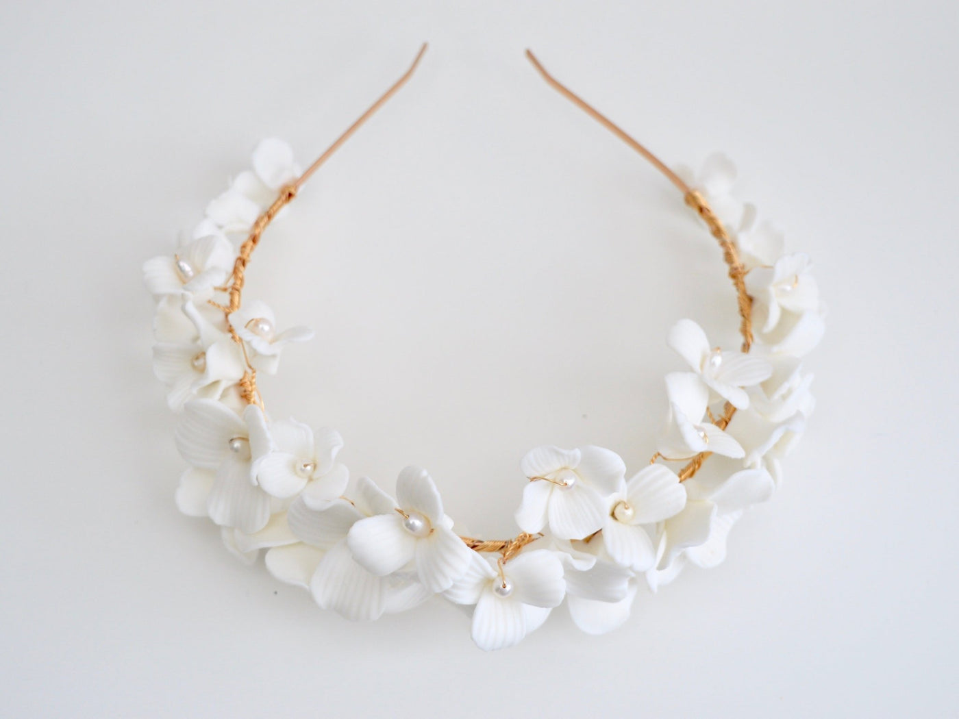 Violette: Opulente Crown mit Blüten und Perlen| Farbe gold oder silber