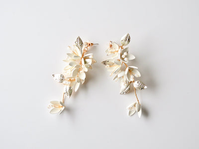 White Flowers: Ohrringe Lis | Farben gold & silber